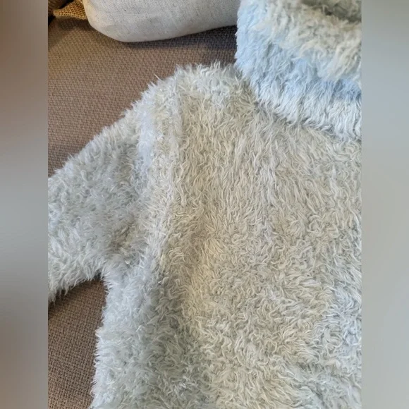 Bebe - Picture 5 of 8